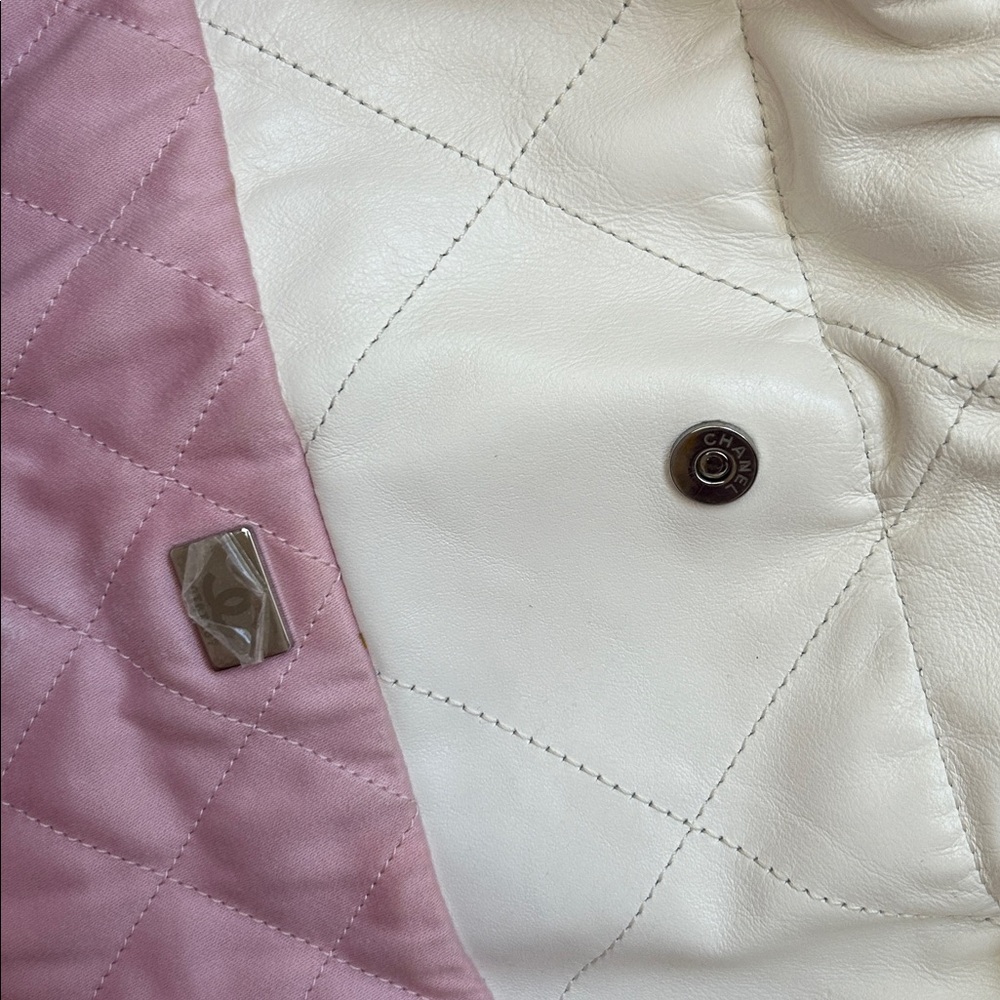 Chanel 22 bag in Ombré. Small - Picture 15 of 16